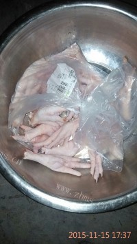 美味的香辣鸡爪做法图解1)