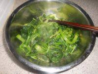 家常菜拌菠菜做法图解4)