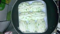 美味的蒜香面包做法图解11)