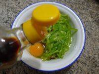 美味的肉丝尖椒鸡蛋饼做法图解4)