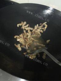 五花肉炒芥兰做法图解5)