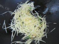 易做的土豆丝炒牛肉做法图解6)
