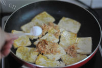 鲜嫩虾皮煎豆腐的做法图解六