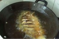 色香味浓的糖醋鱼做法图解2)