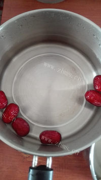 养生的菊花红枣水果茶做法图解2)