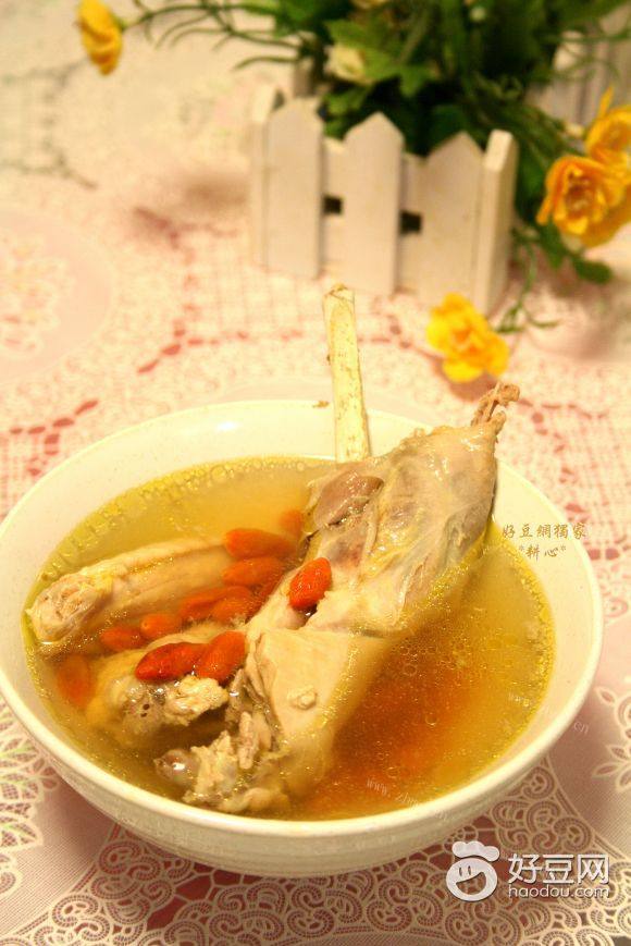 枸杞鸡汤