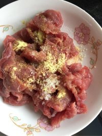 回味无穷的爆炒牛肉做法图解1)