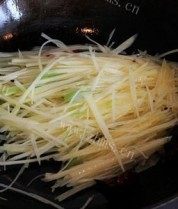 辣椒炒土豆丝做法图解4)