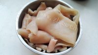 香喷喷的砂锅水晶猪皮冻做法图解1)
