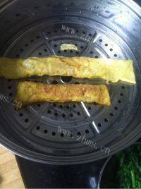 自己做的鸡蛋肉卷