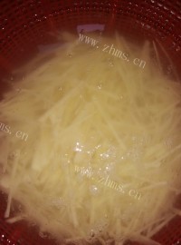 可口的酸辣土豆丝做法图解3)