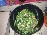 色味俱佳的韭菜豆干做法图解5)