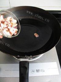 百吃不厌的腊味炒饭做法图解5)