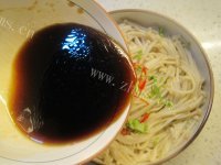 家常菜白灼金针菇做法图解6)