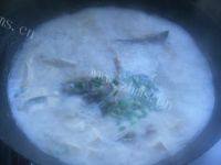 鲜香的鱼头划水粉丝豆腐汤做法图解9)