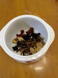 滋补乌鸡汤做法图解2)