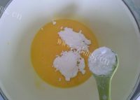 自制蜜豆戚风蛋糕做法图解5)