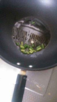 很有食欲的西红柿蛋花汤做法图解2)