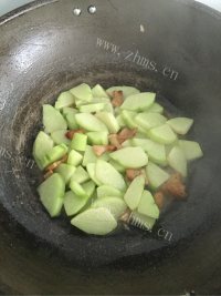 诱人的清炒佛手瓜做法图解6)