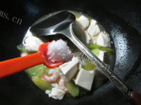 经典虾仁莴笋煮豆腐的做法图解七
