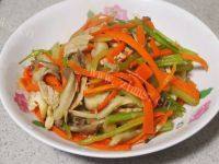 胡萝卜平菇炒肉丝做法图解10)
