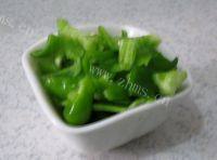 超级好吃的酱爆鸡丁做法图解2)