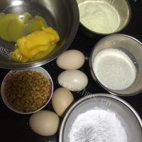 自制瓜子奶黄馅冰皮月饼做法图解9)