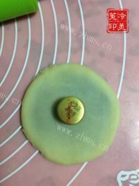 自制枣泥菊花酥做法图解28)