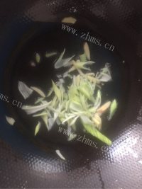 家常菜木耳炒芹菜做法图解5)