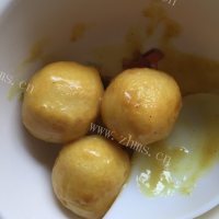 美味营养的咖喱鱼蛋做法图解9)
