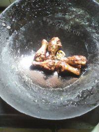 好吃的酱油鸡腿做法图解5)