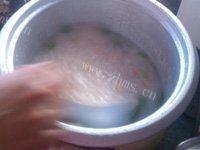 美味的鱿鱼粥做法图解8)