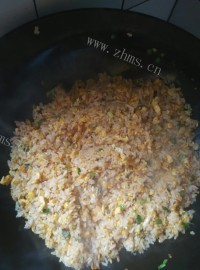 美味的蛋炒饭做法图解4)