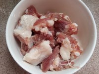 家常菜土豆焖排骨做法图解1)