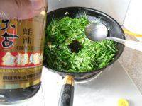 美味鸡蛋虾皮炒韭菜做法图解7)
