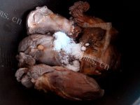 色味俱佳的酱牛肉做法图解7)