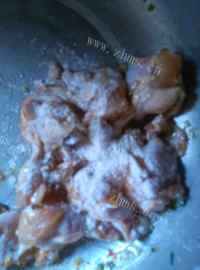 美味的自制香酥翅根做法图解7)