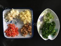 好吃的豆豉蒜香蒸排骨豆腐做法图解2)