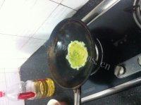 家常菜鸡蛋葱花饼做法图解4)