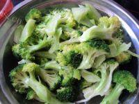 美味可口的蒜蓉西兰花做法图解5)