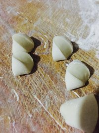 好吃的韭菜鸡蛋饺子做法图解6)