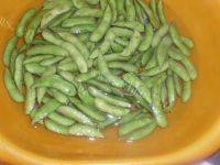 下酒菜五香毛豆花生做法图解2)