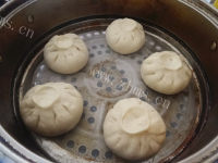 美味咸菜虾米包做法图解15)