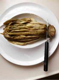 美味的凉拌烤茄子做法图解8)