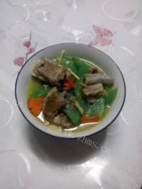 油而不腻的排骨莴苣汤做法图解6)
