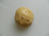自制广式五仁月饼做法图解5)