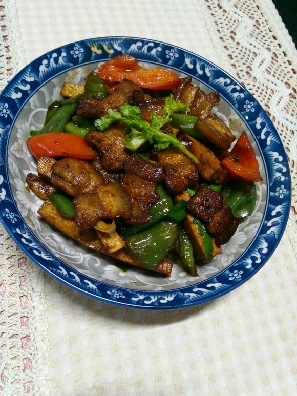 鲜香的青椒回锅肉