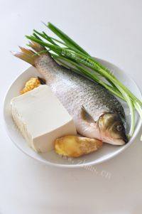 超级好吃的鲫鱼豆腐汤做法图解1)