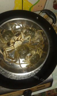 诱人的清蒸大闸蟹