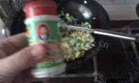 好吃的虾油海带炒饭做法图解5)